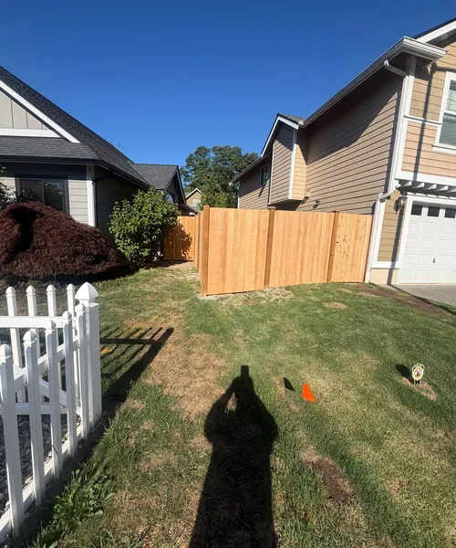 140 ft privacy cedar fence state style in Puyallup 